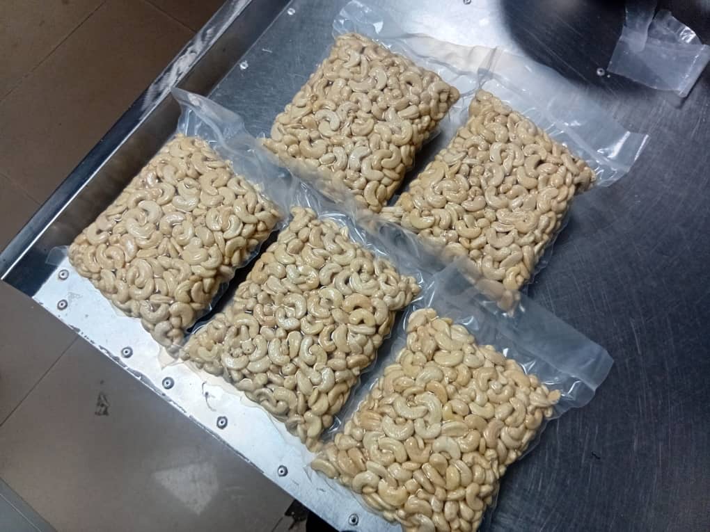 Premium Quality Cashew Nuts (unsalted)